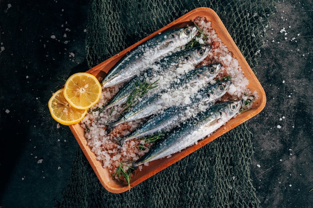 Calorias da sardinha enlatada (óseo e em óleo vs água)