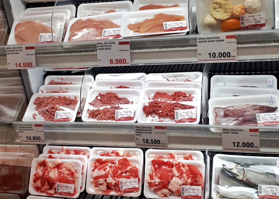 Calorias da carne de porco: quanto tem por 100g e porção