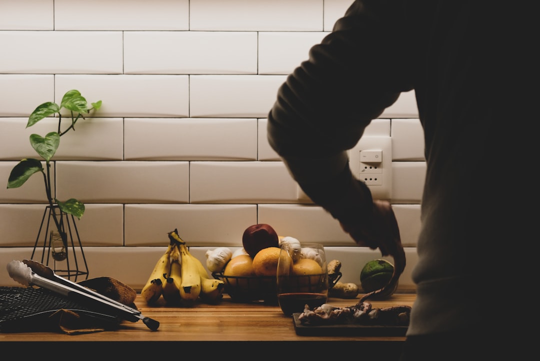 Guia de alimentação para quem trabalha no turno da noite: estratégias para emagrecer e manter energia